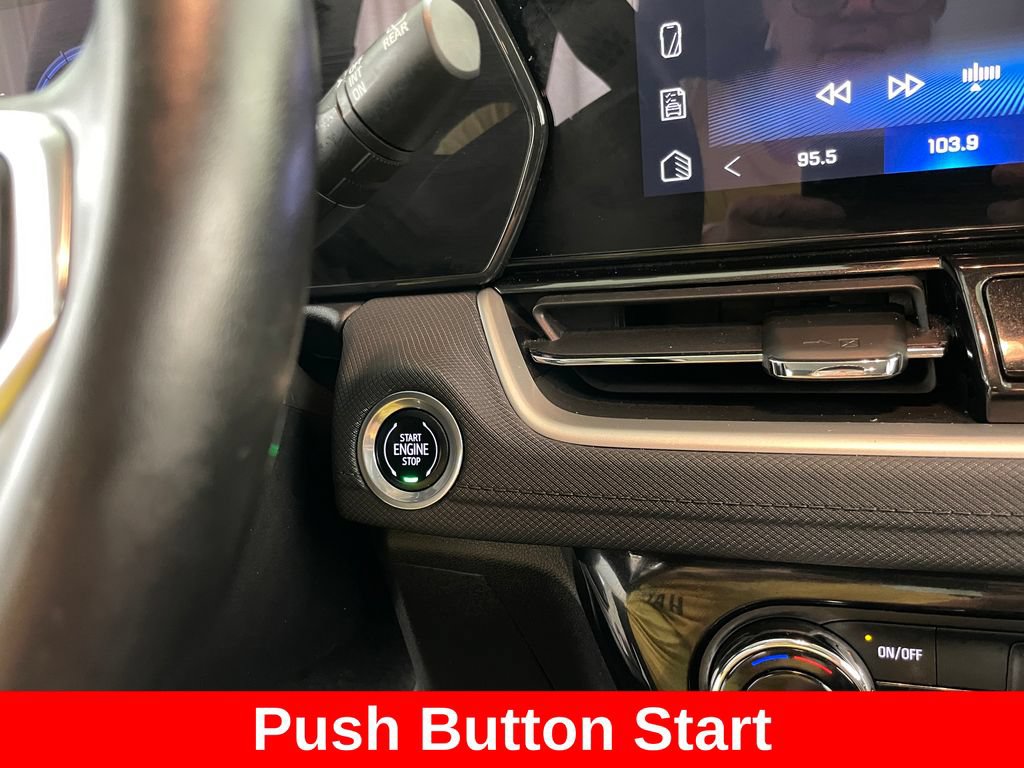 Certified 2025 Chevrolet TrailBlazer LT w/ Convenience Package FWD image 5