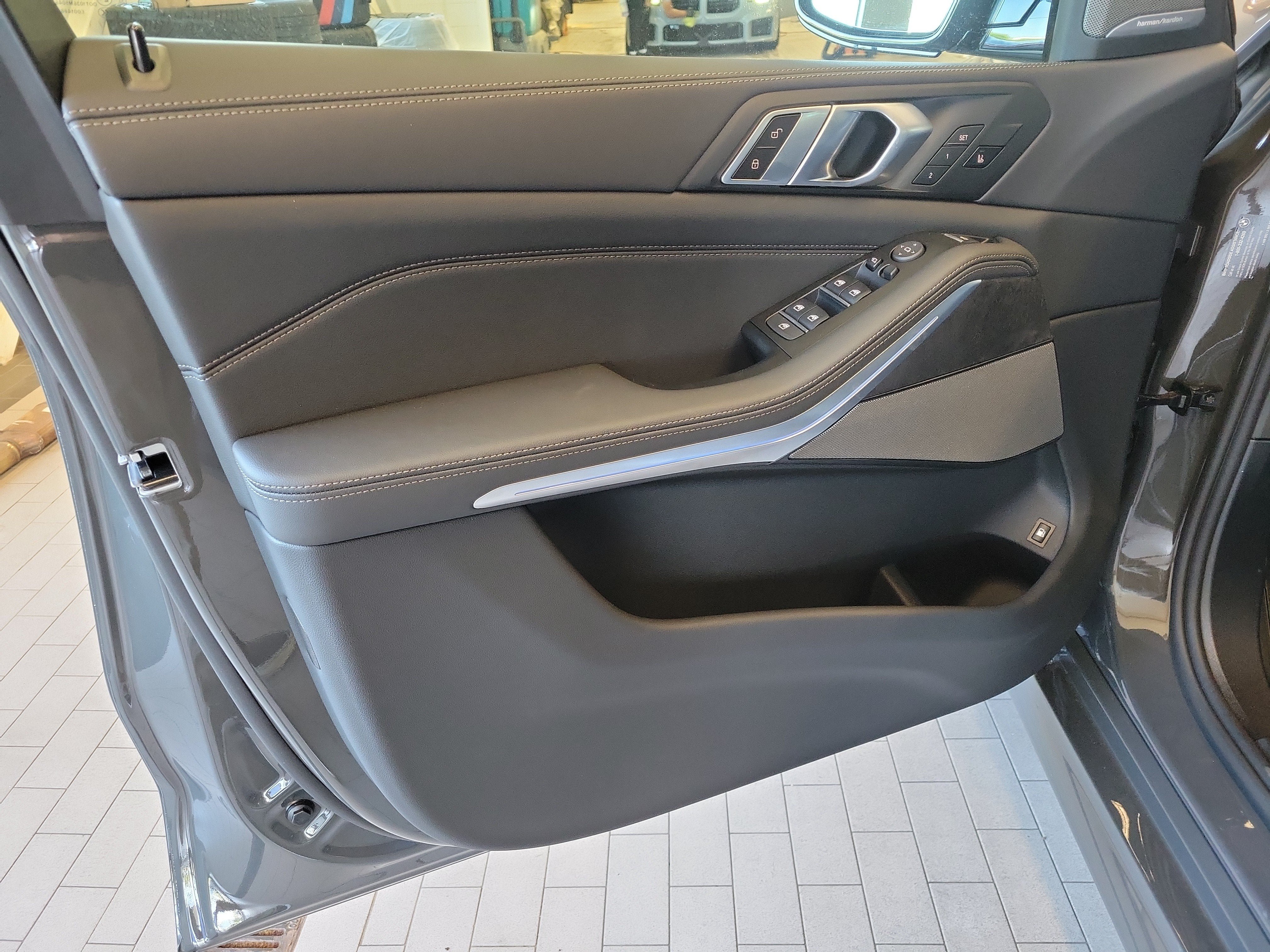 New 2026 BMW X5 xDrive50e w/ Executive Package AWD/4WD image 17