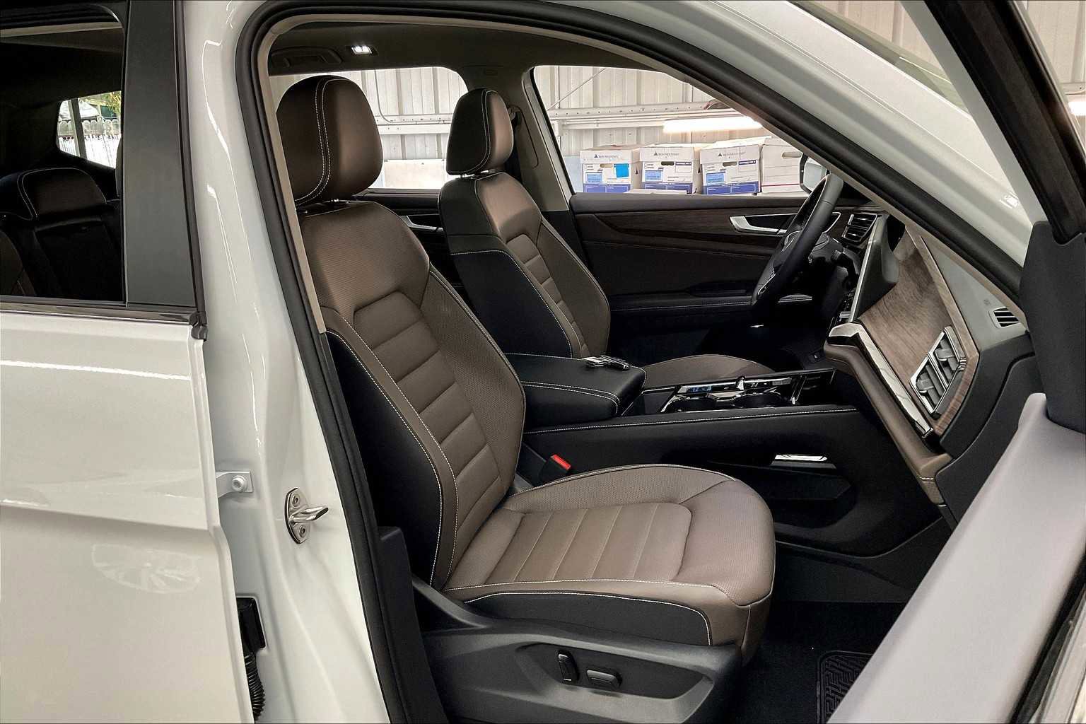 New 2025 Volkswagen Atlas SEL image 31