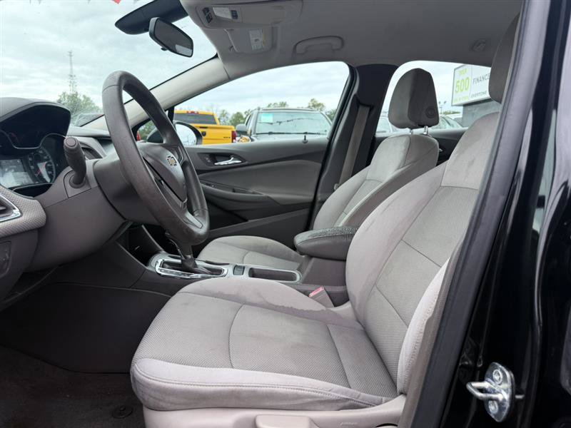 Used 2017 Chevrolet Cruze LS FWD image 18
