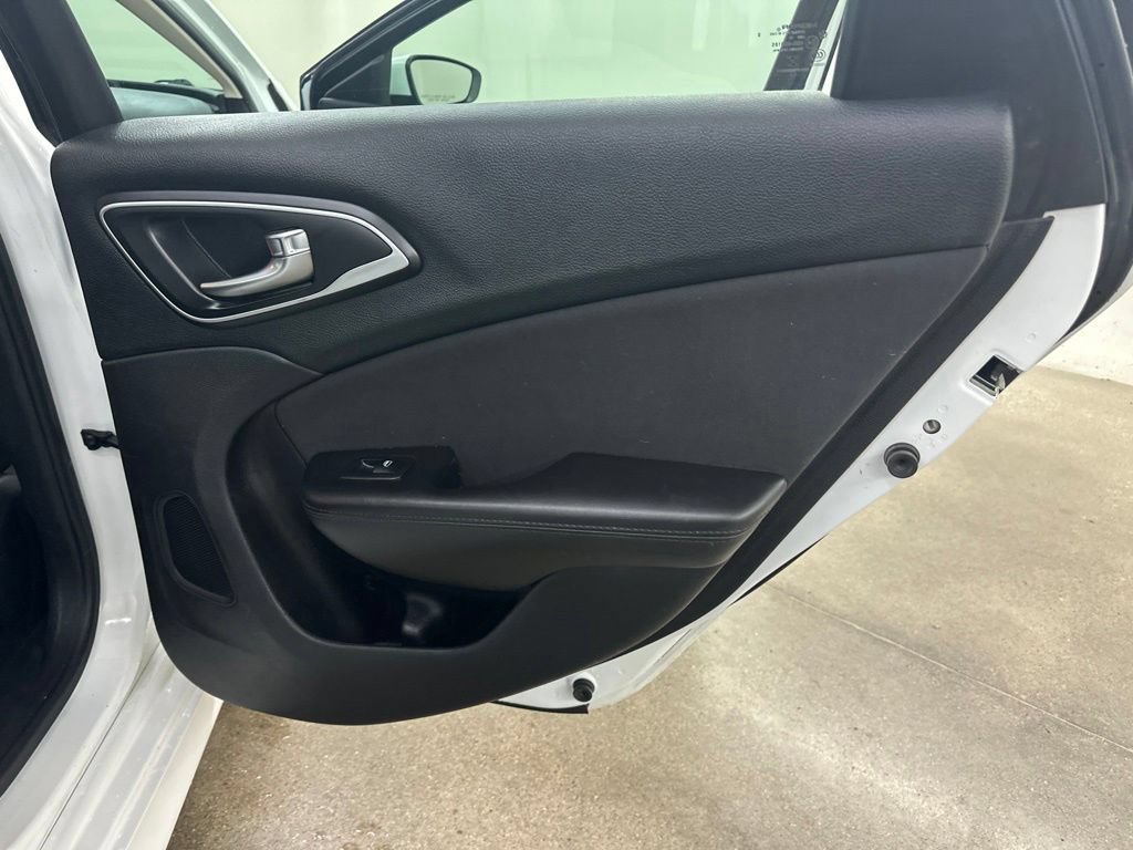 Used 2015 Chrysler 200 Limited w/ Convenience Group FWD image 24