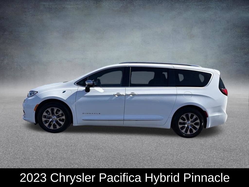 Used 2023 Chrysler Pacifica Pinnacle video 2