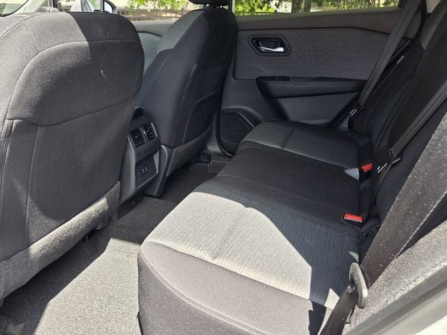 Used 2023 Nissan Rogue SV FWD image 10