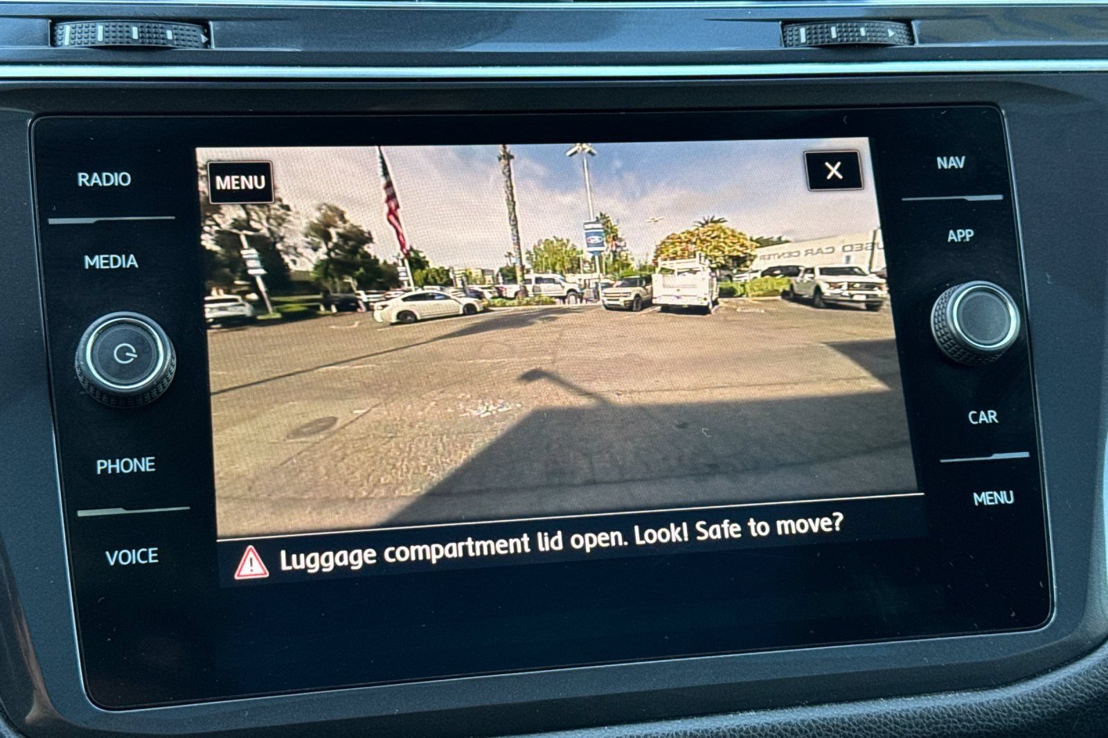 Used 2020 Volkswagen Tiguan SEL FWD image 21