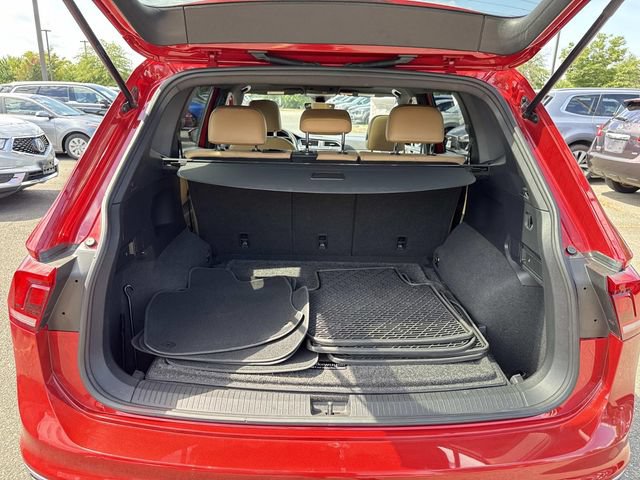 Used 2022 Volkswagen Tiguan SE AWD/4WD image 12