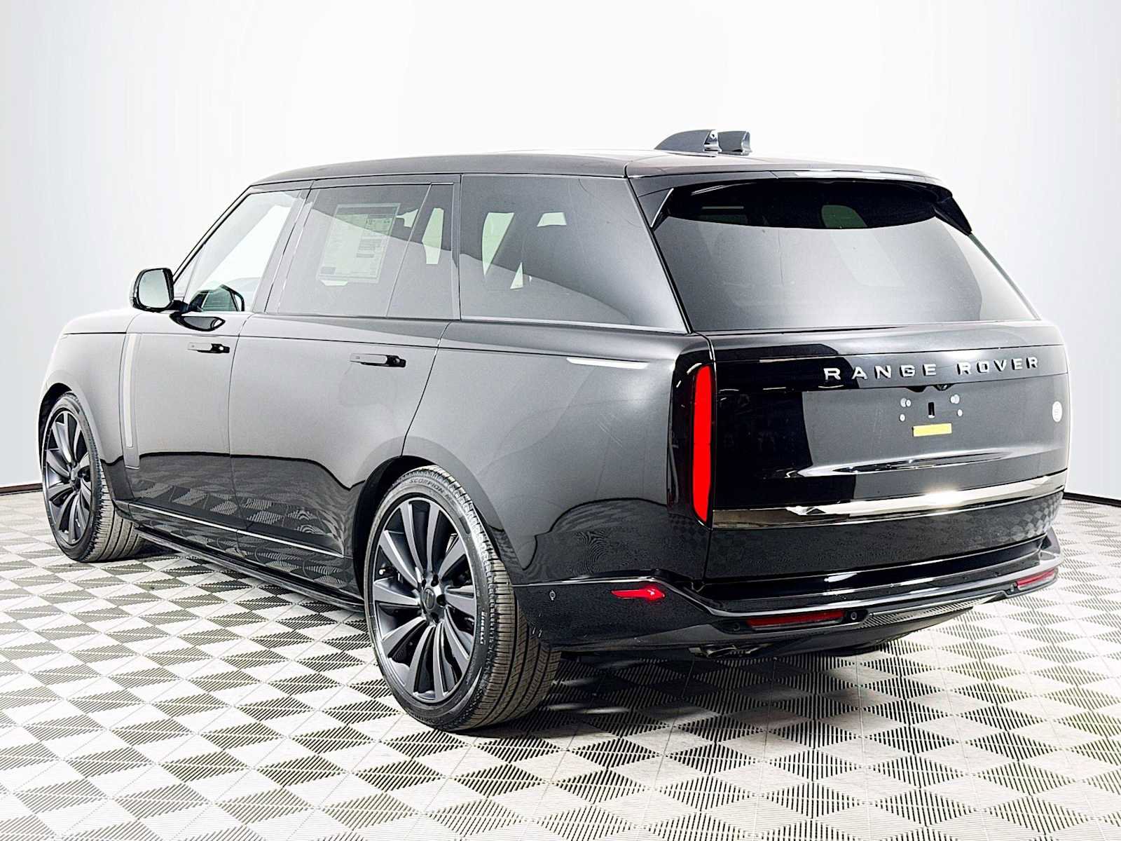 New 2026 Land Rover Range Rover SV image 7