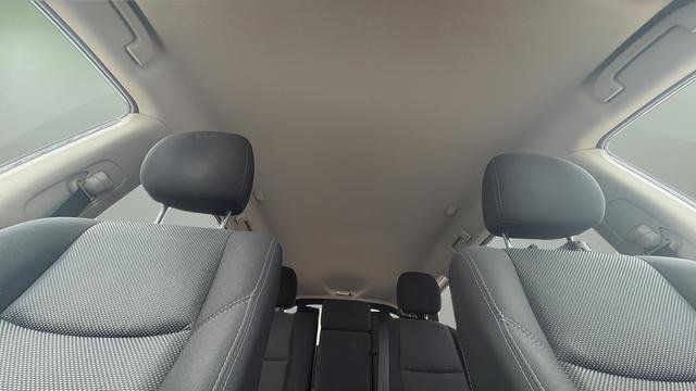 Used 2020 Nissan Pathfinder SV image 27