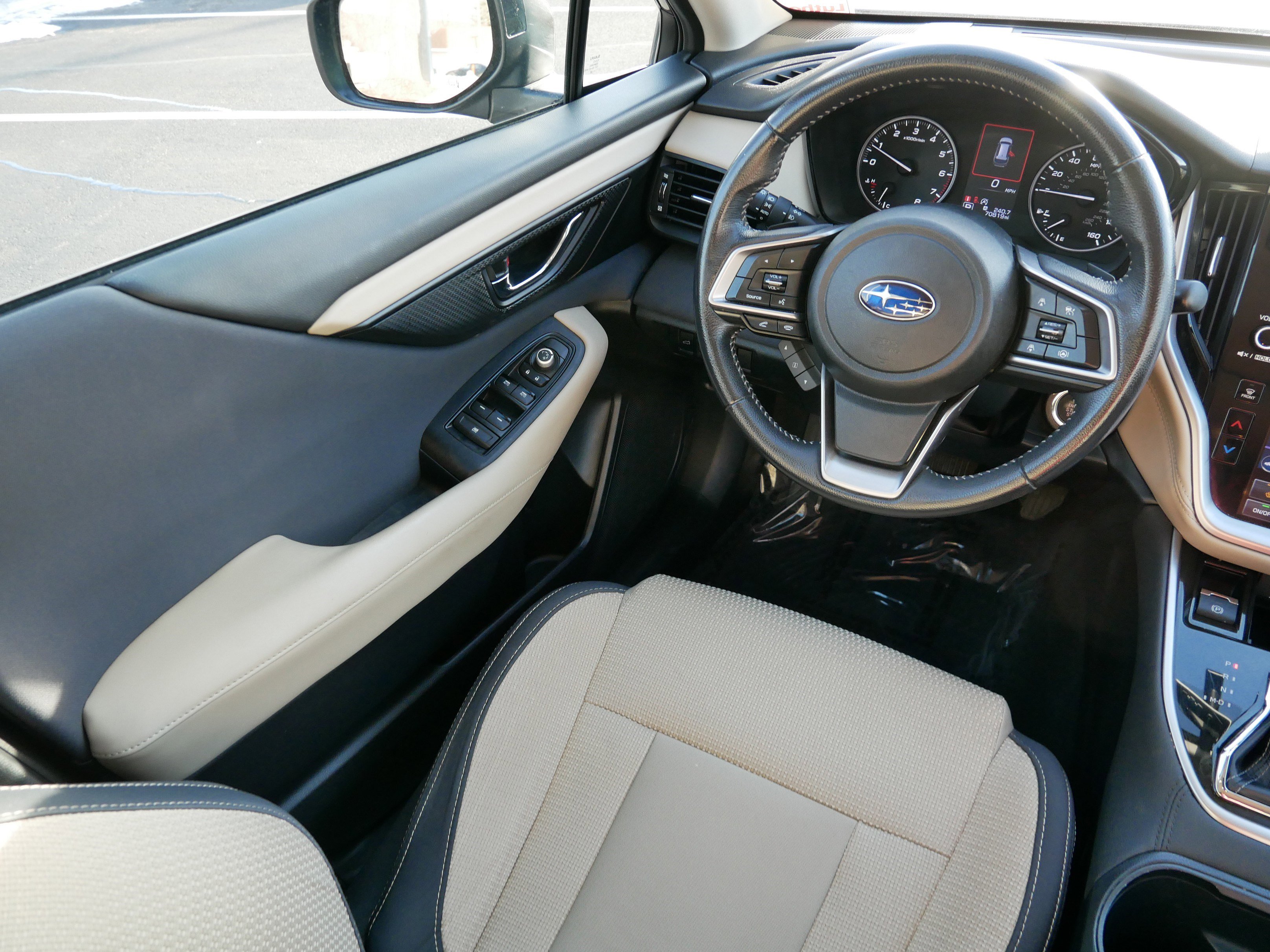 Used 2021 Subaru Outback Premium image 9