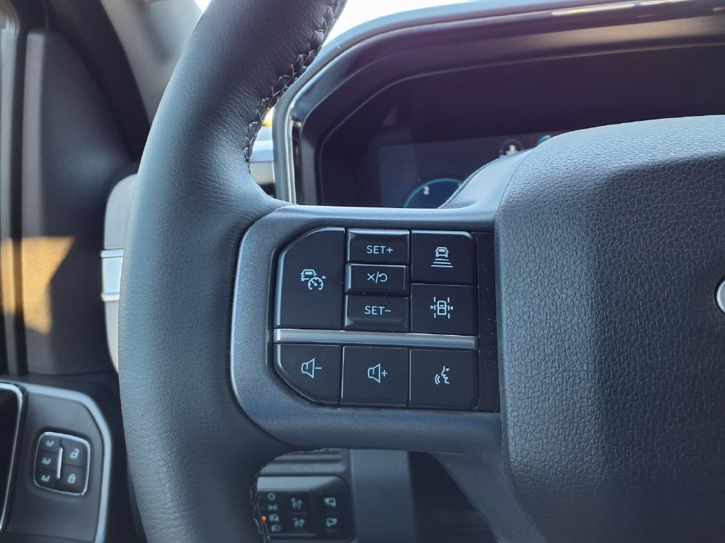 Used 2026 Ford F350 Lariat w/ Lariat Ultimate Package AWD/4WD image 10