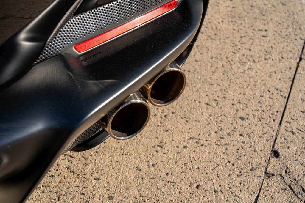 Certified 2022 Ferrari Portofino M image 18