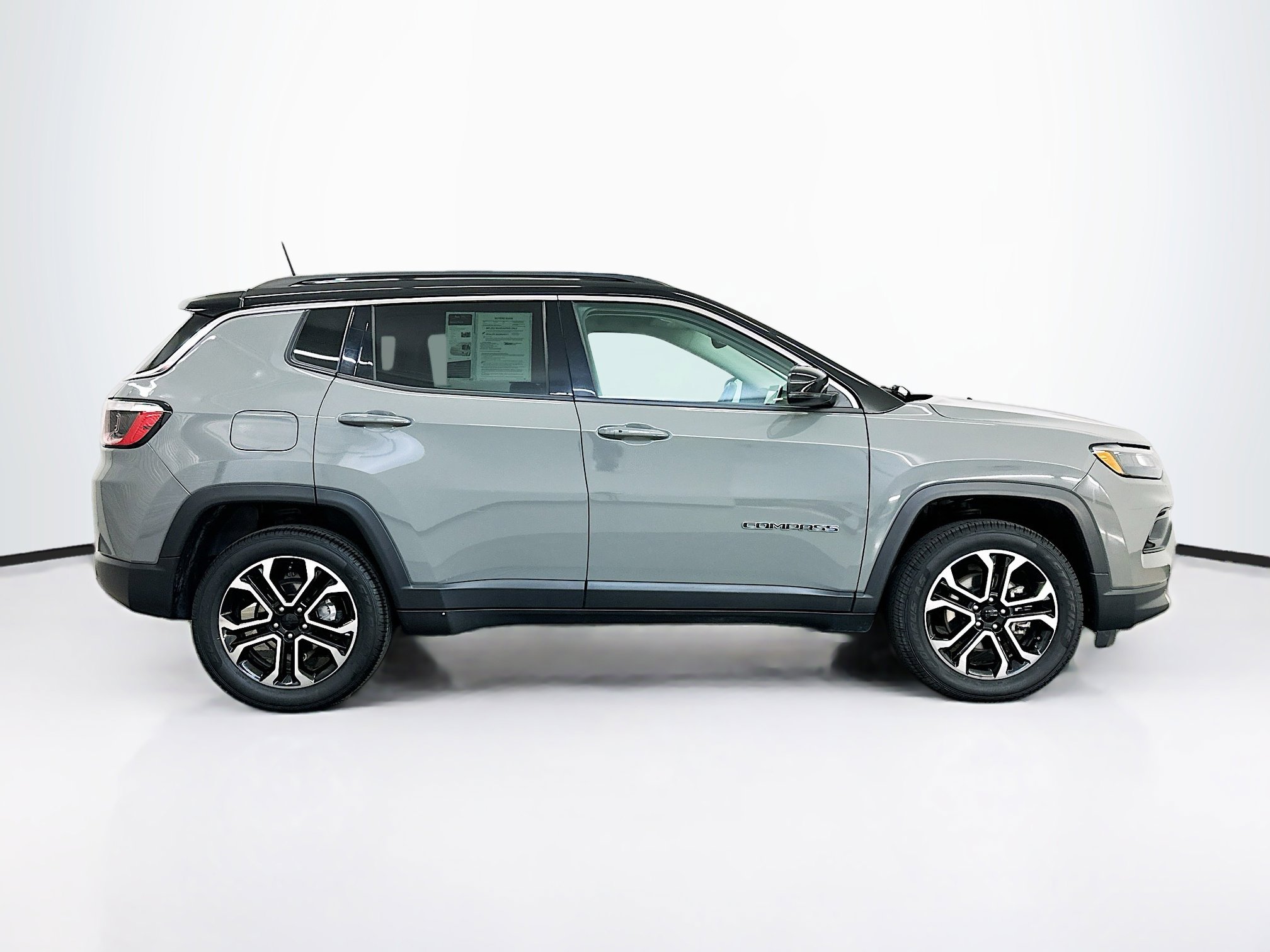 Used 2022 Jeep Compass Limited image 10