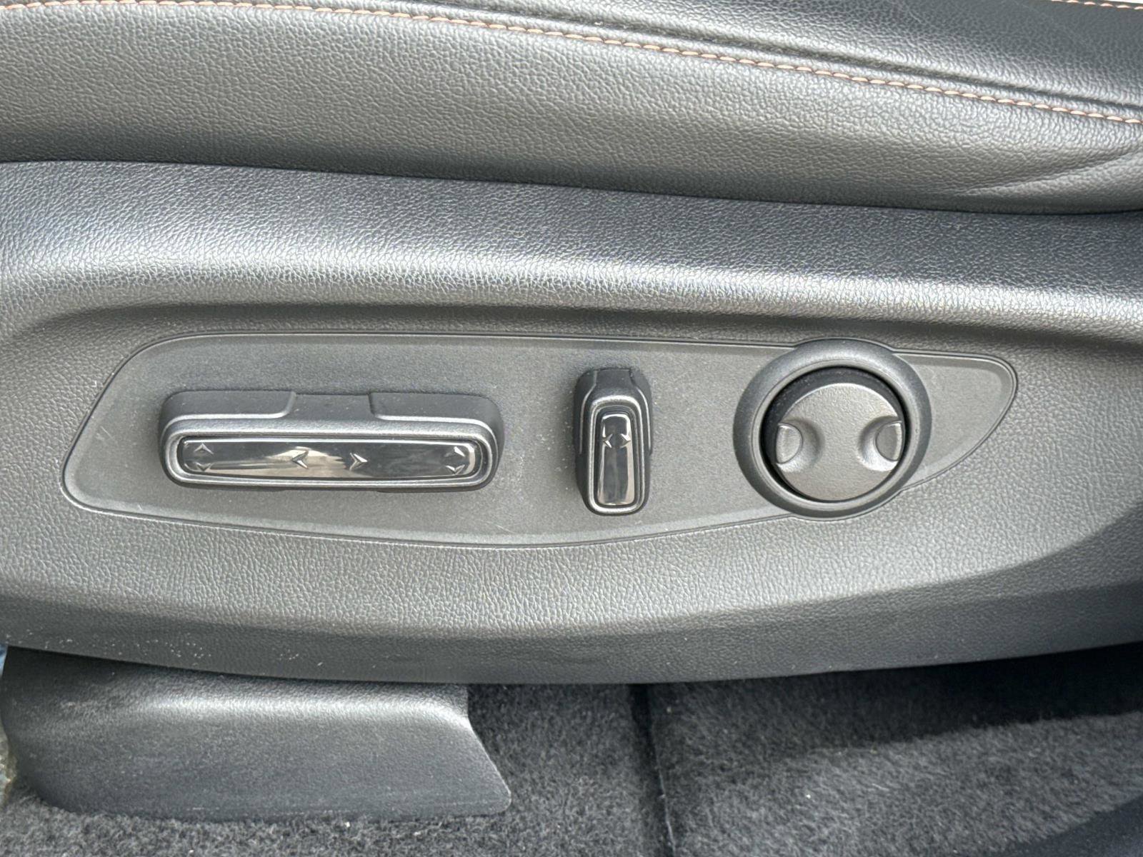 Used 2025 Honda CR-V Sport Touring image 16