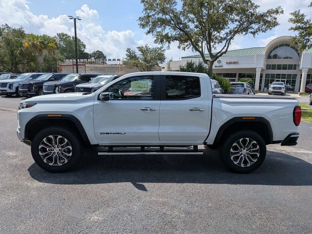 New 2026 GMC Canyon Denali w/ LPO, Black Badging Package AWD/4WD image 7
