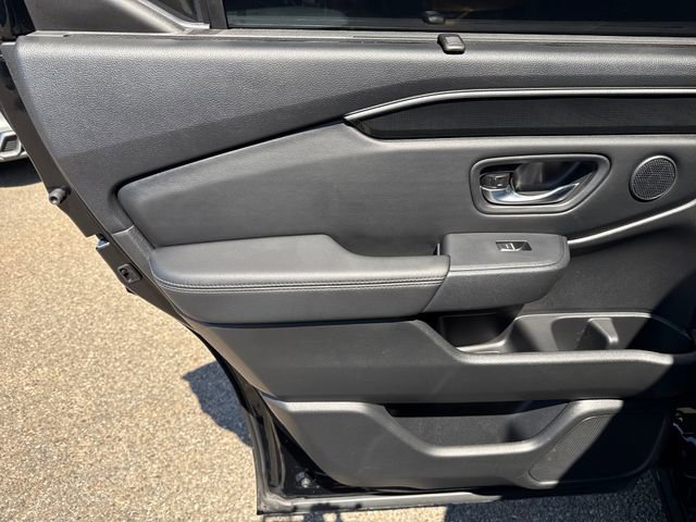 Used 2025 Honda Pilot Elite image 14
