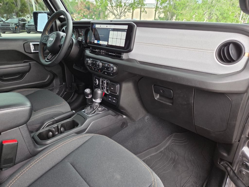 Used 2024 Jeep Wrangler Unlimited Sport AWD/4WD image 14