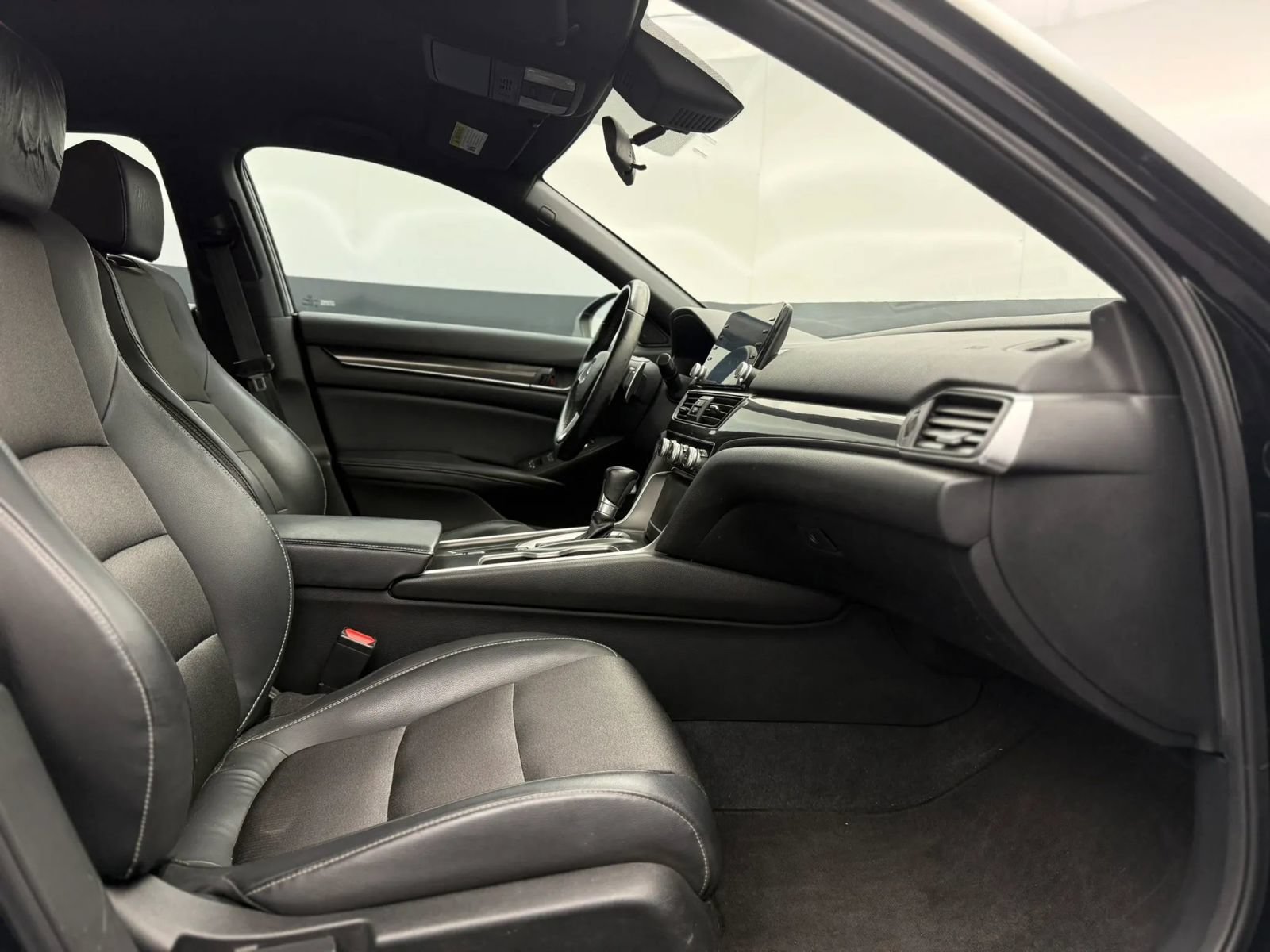 Used 2018 Honda Accord Sport image 17