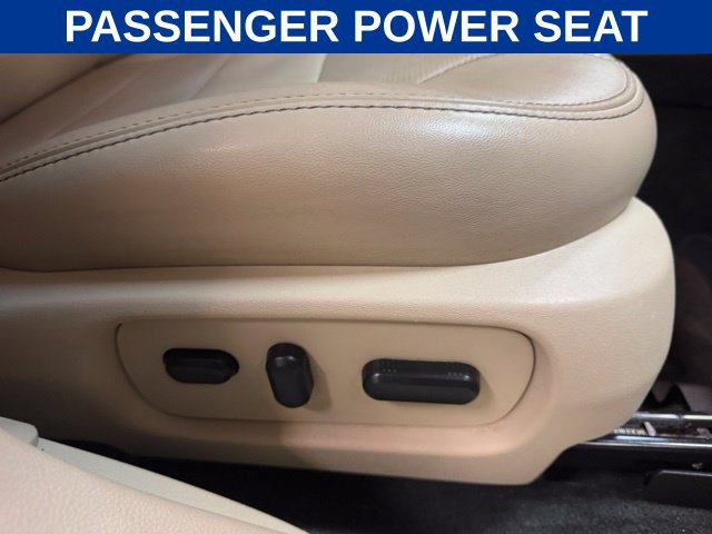 Used 2013 Ford Taurus Limited FWD image 40
