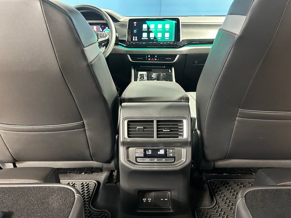 Used 2024 Volkswagen Atlas Peak Edition SE image 37