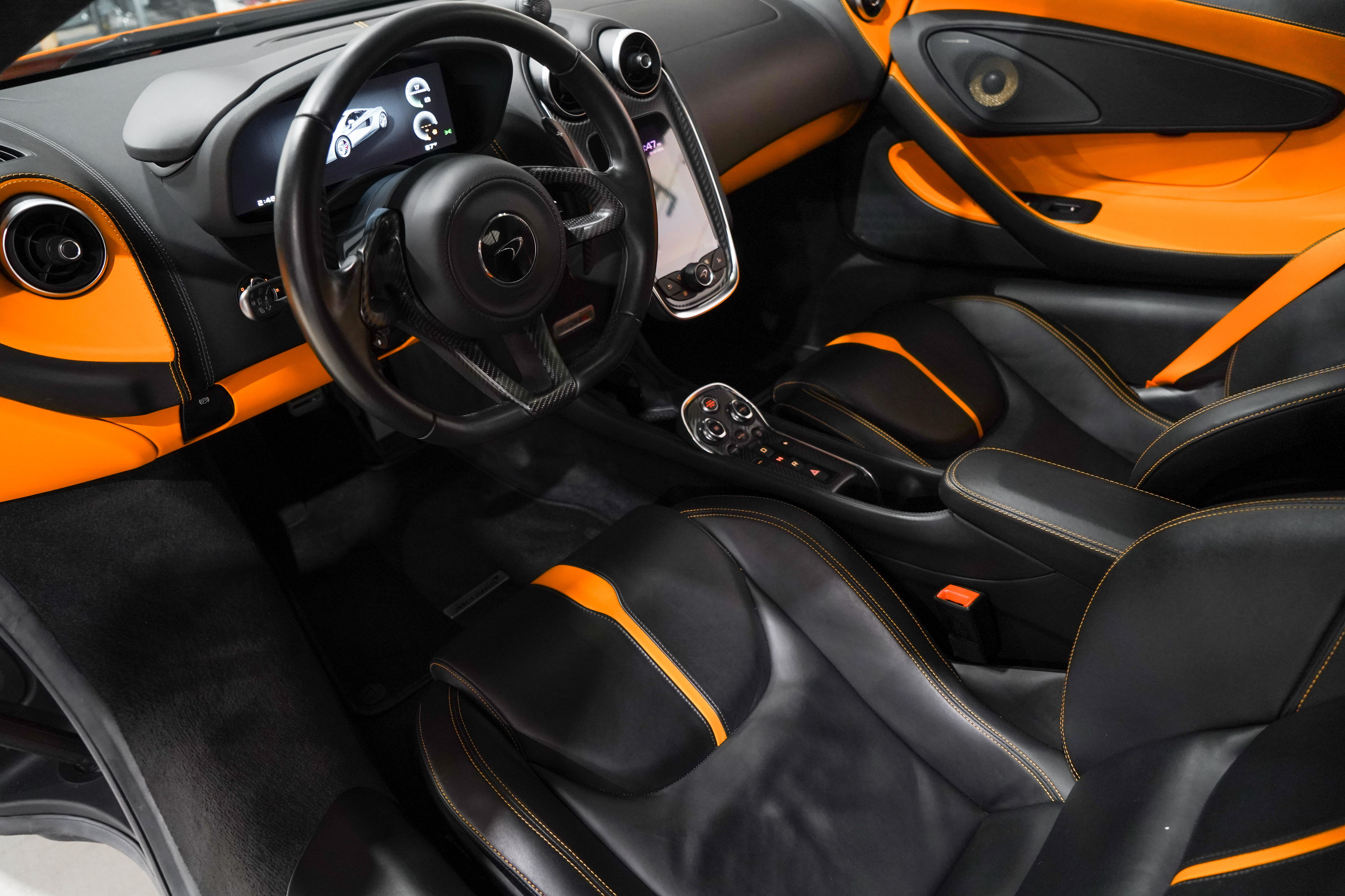 Used 2017 McLaren 570S Coupe RWD image 2