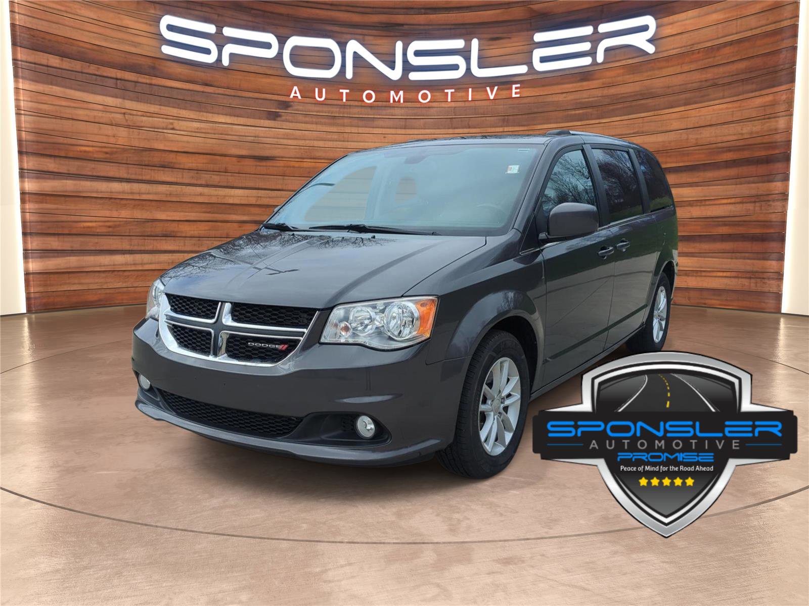 Used 2019 Dodge Grand Caravan SXT image 1