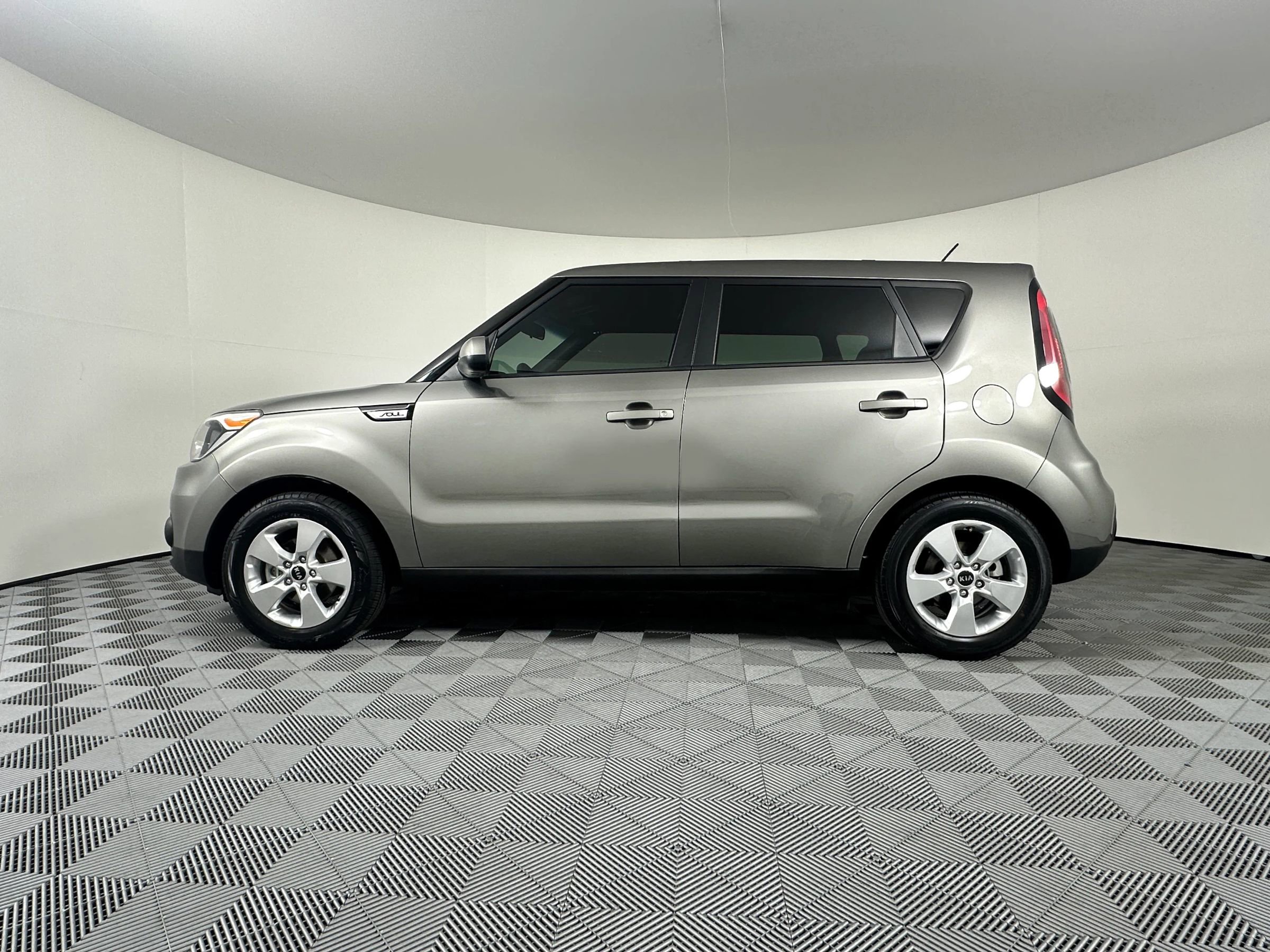 Used 2019 Kia Soul image 14
