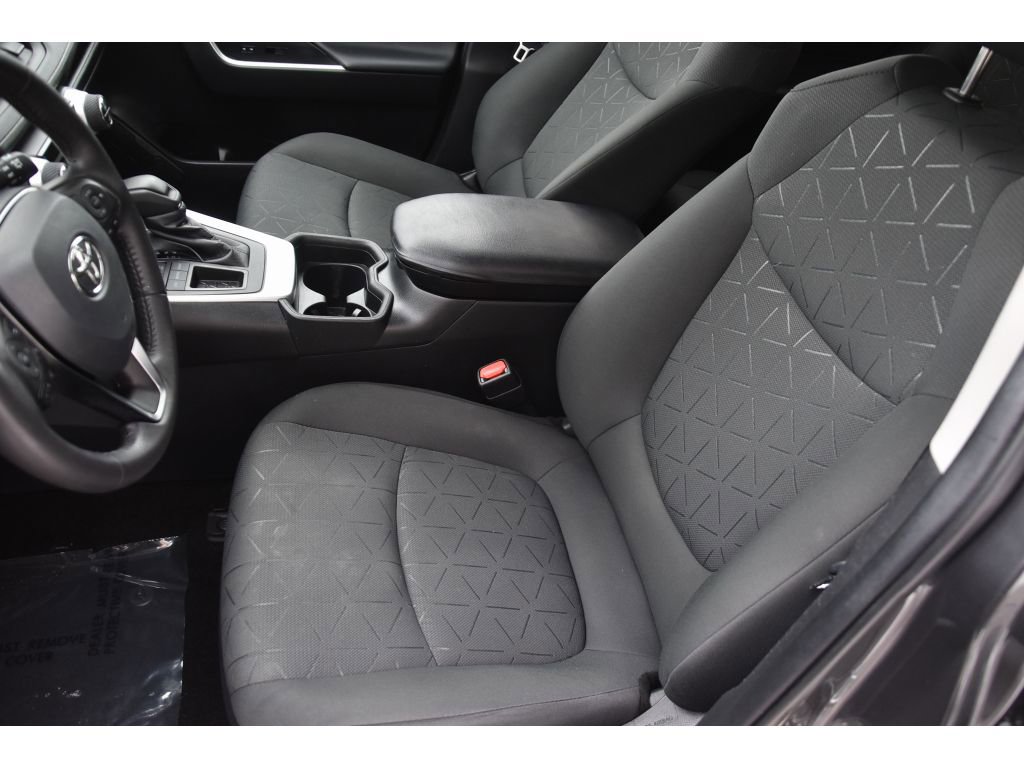 Used 2021 Toyota RAV4 XLE image 13