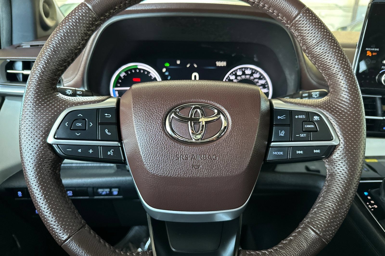 Certified 2022 Toyota Sienna Platinum FWD image 26