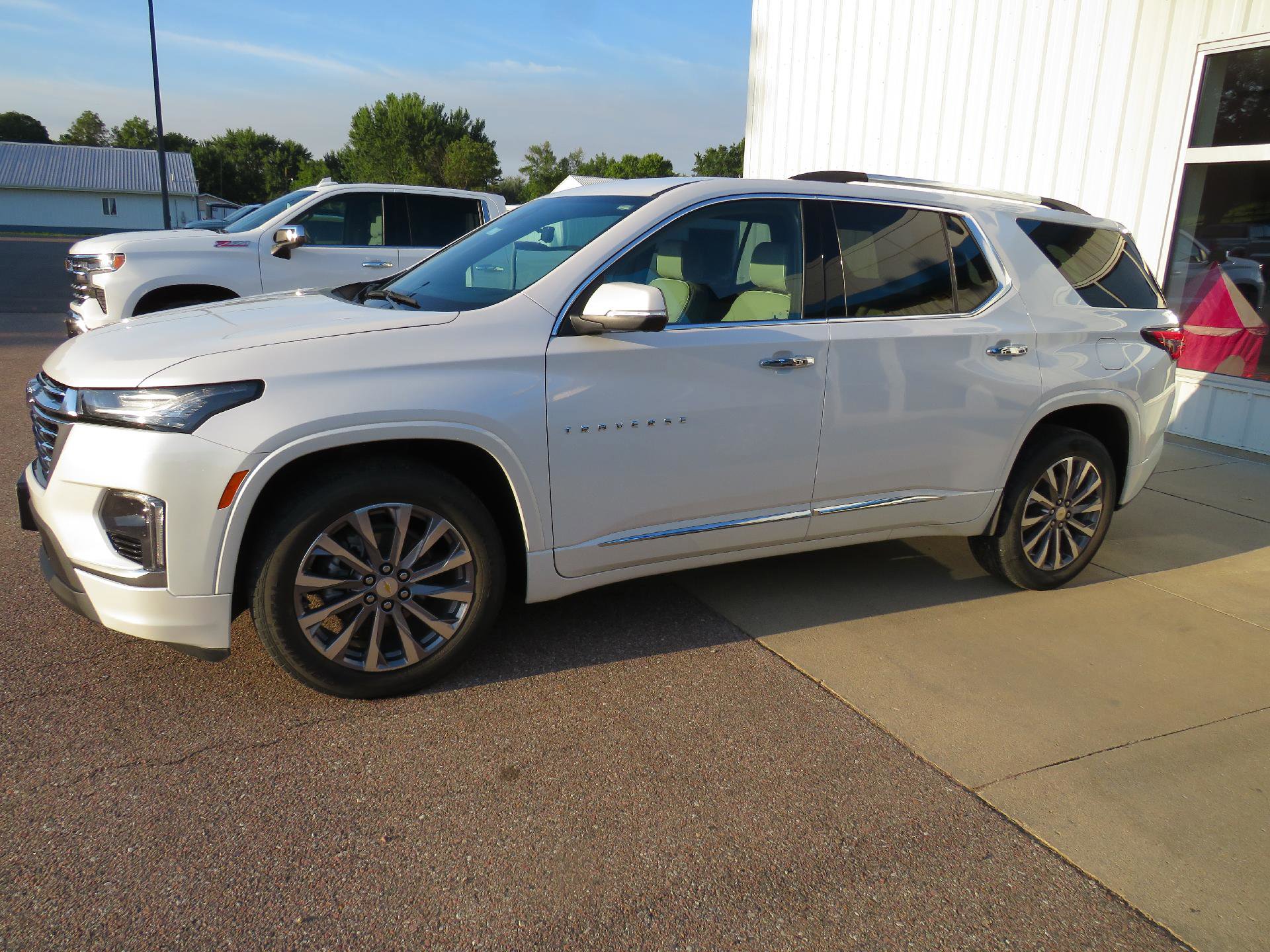 Used 2023 Chevrolet Traverse Premier