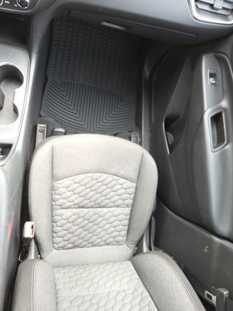 Used 2020 Chevrolet Equinox LT w/ Driver Convenience Package image 19