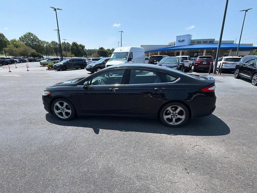 Used 2016 Ford Fusion SE w/ Equipment Group 201A FWD image 12