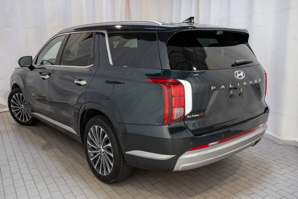 Used 2024 Hyundai Palisade Calligraphy image 3
