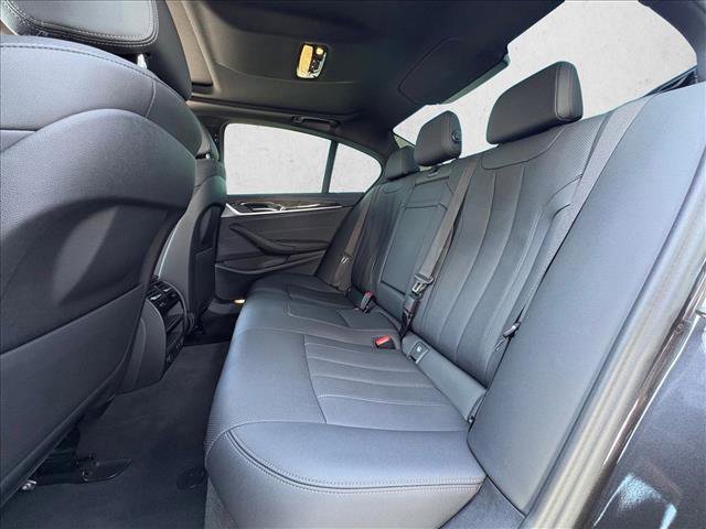 Used 2023 BMW 530i image 19