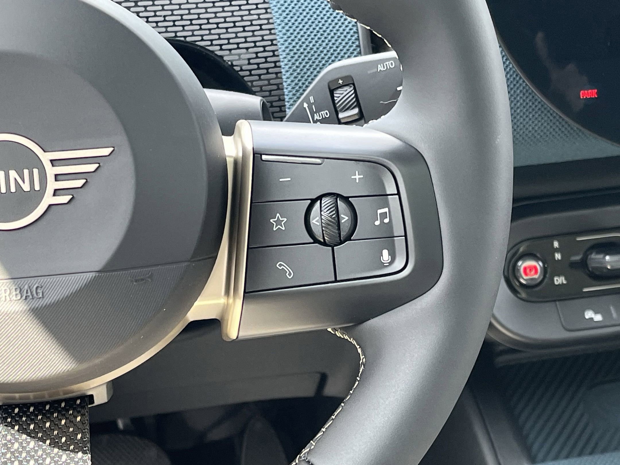 Used 2025 MINI Cooper Countryman S w/ Comfort Package Max image 61