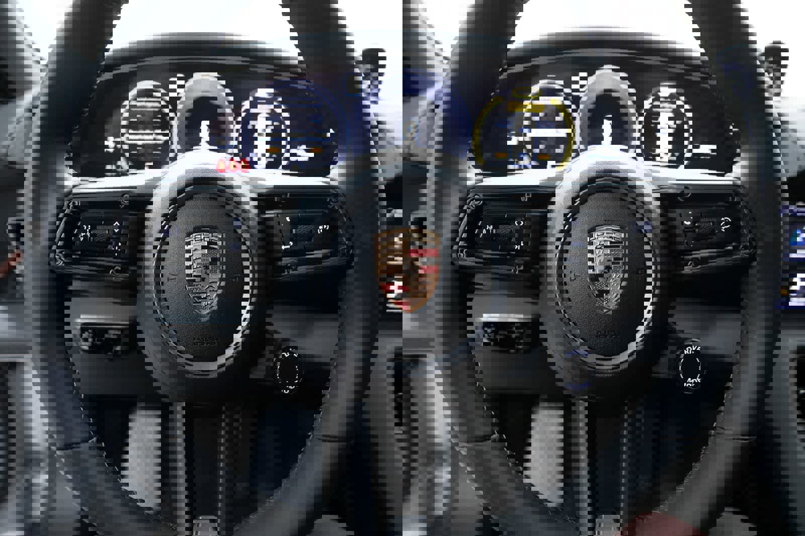 Certified 2025 Porsche Taycan 4S image 14