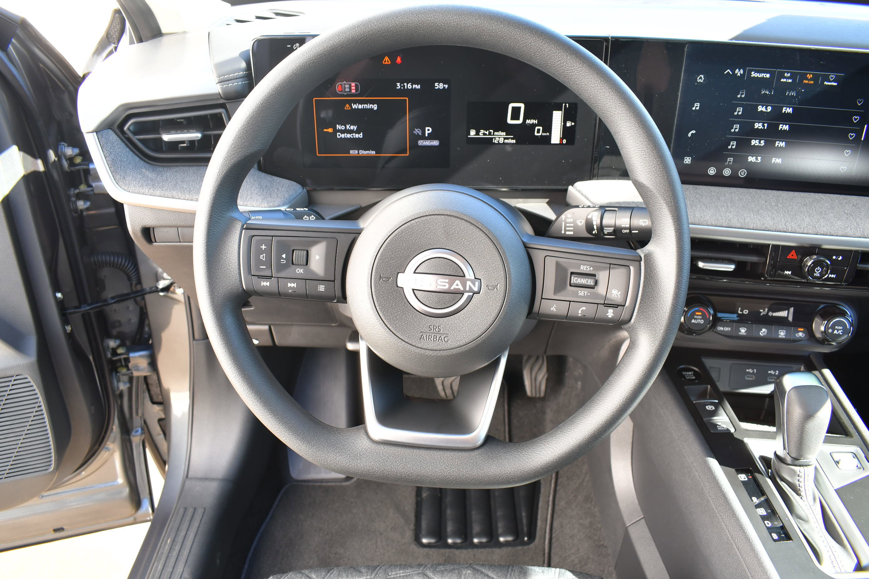 Used 2026 Nissan Kicks SV image 14