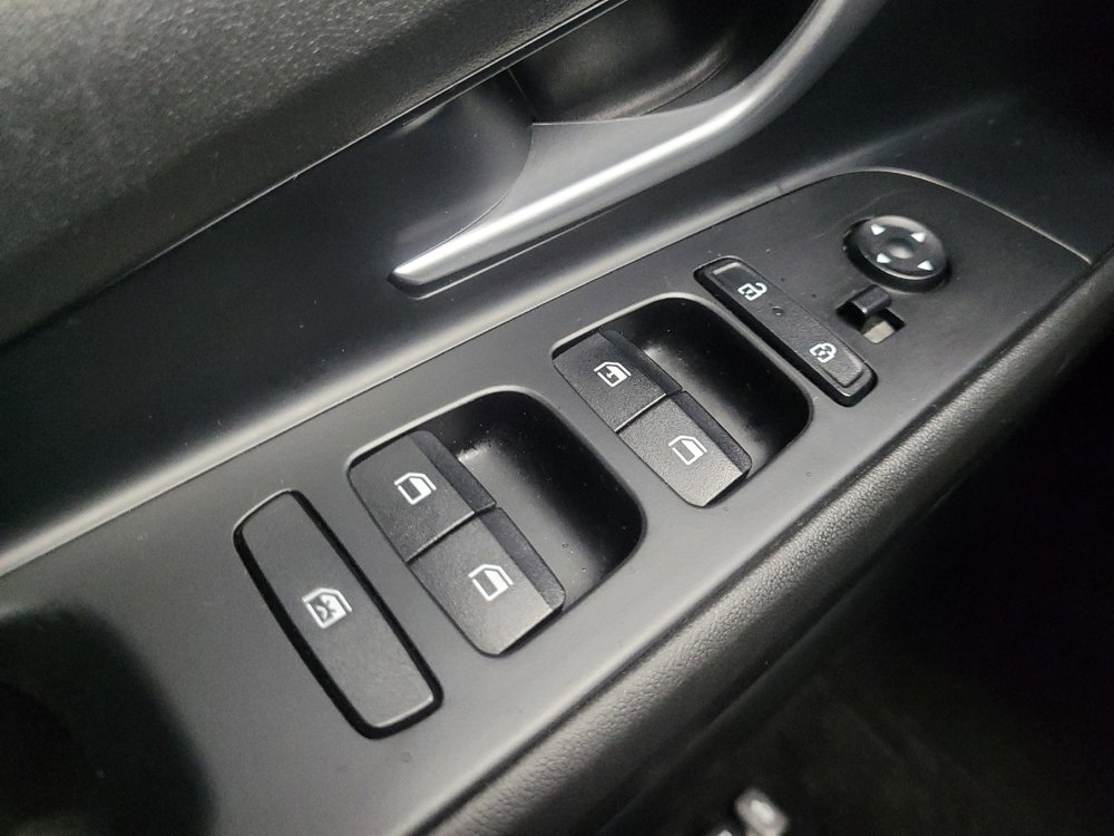 Used 2025 Hyundai Elantra SE image 27