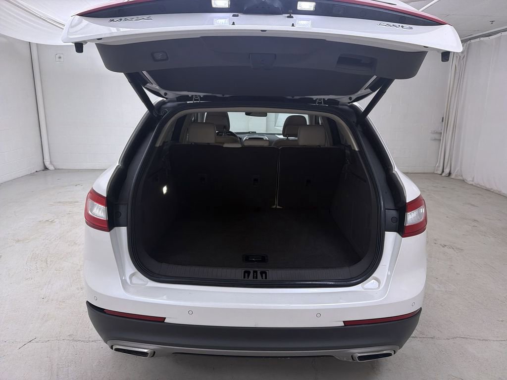 Used 2016 Lincoln MKX Reserve w/ Technology Package image 28