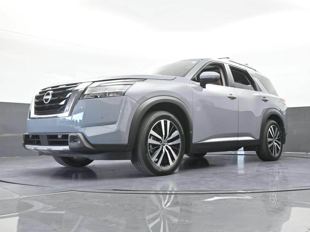 Used 2024 Nissan Pathfinder Platinum AWD/4WD image 59