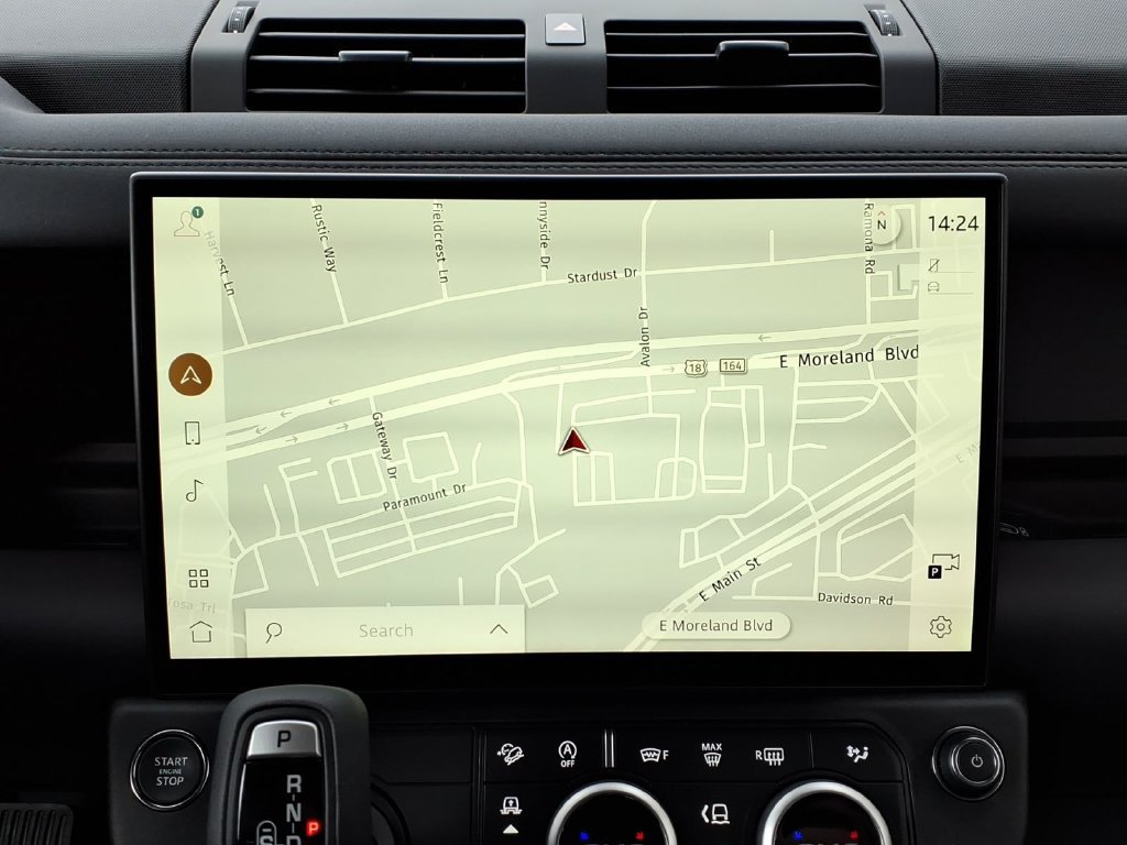 New 2026 Land Rover Defender 110 X-Dynamic SE AWD/4WD image 18