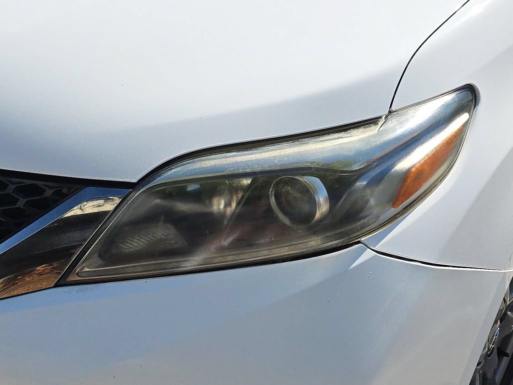 Used 2017 Toyota Sienna SE Premium FWD image 36