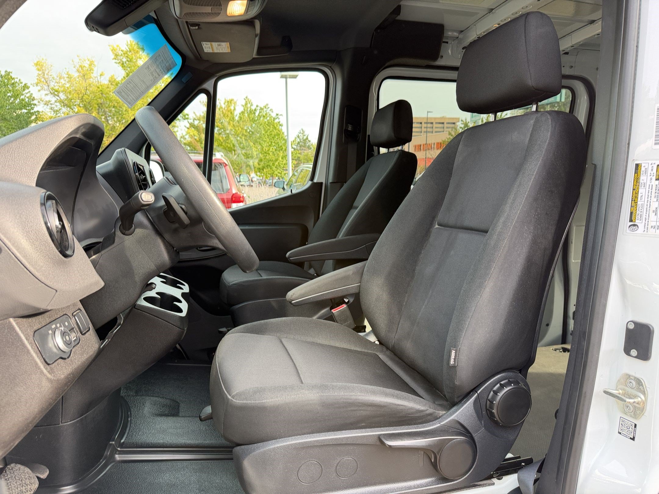 Used 2021 Mercedes-Benz Sprinter 1500 image 5