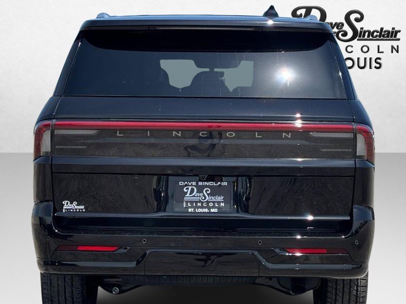 New 2026 Lincoln Navigator Reserve AWD/4WD image 4