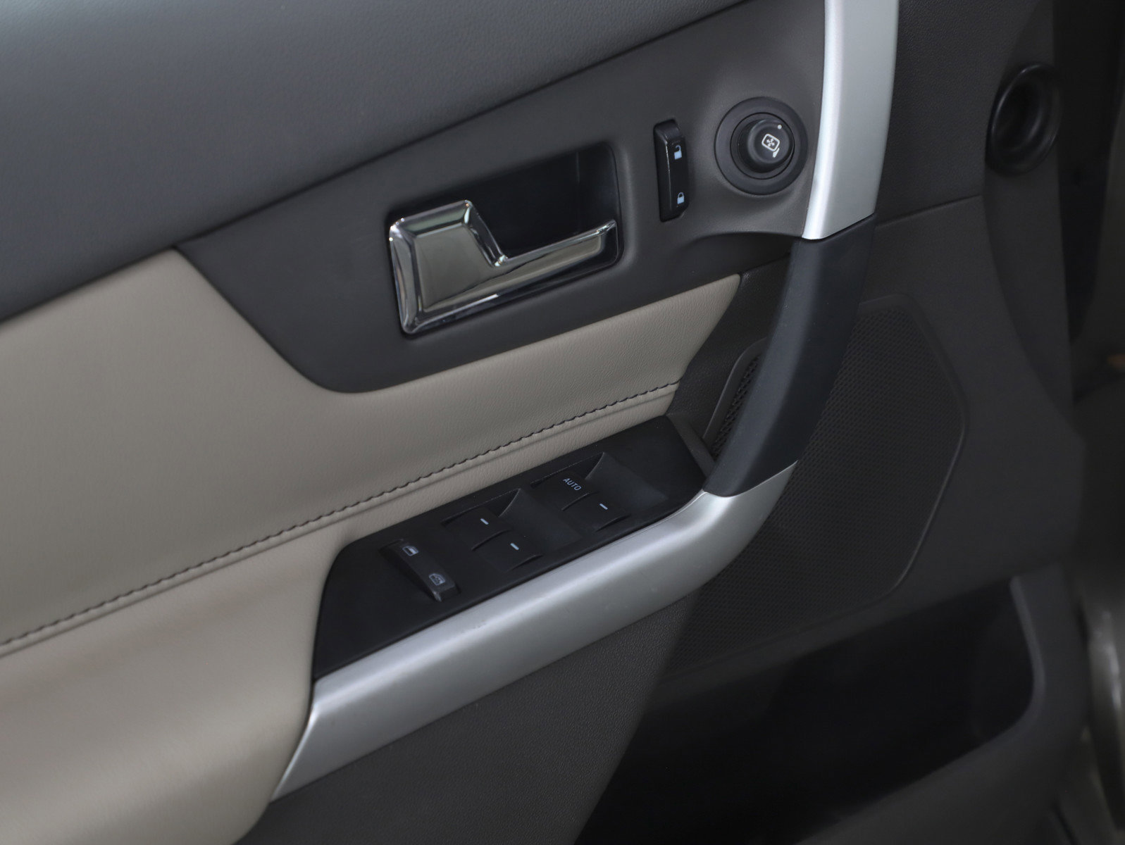 Used 2013 Ford Edge SEL image 22