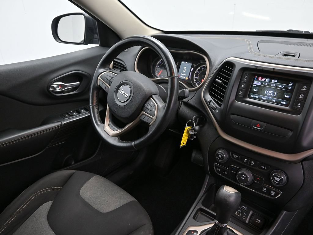 Used 2016 Jeep Cherokee Sport w/ Cold Weather Group image 17