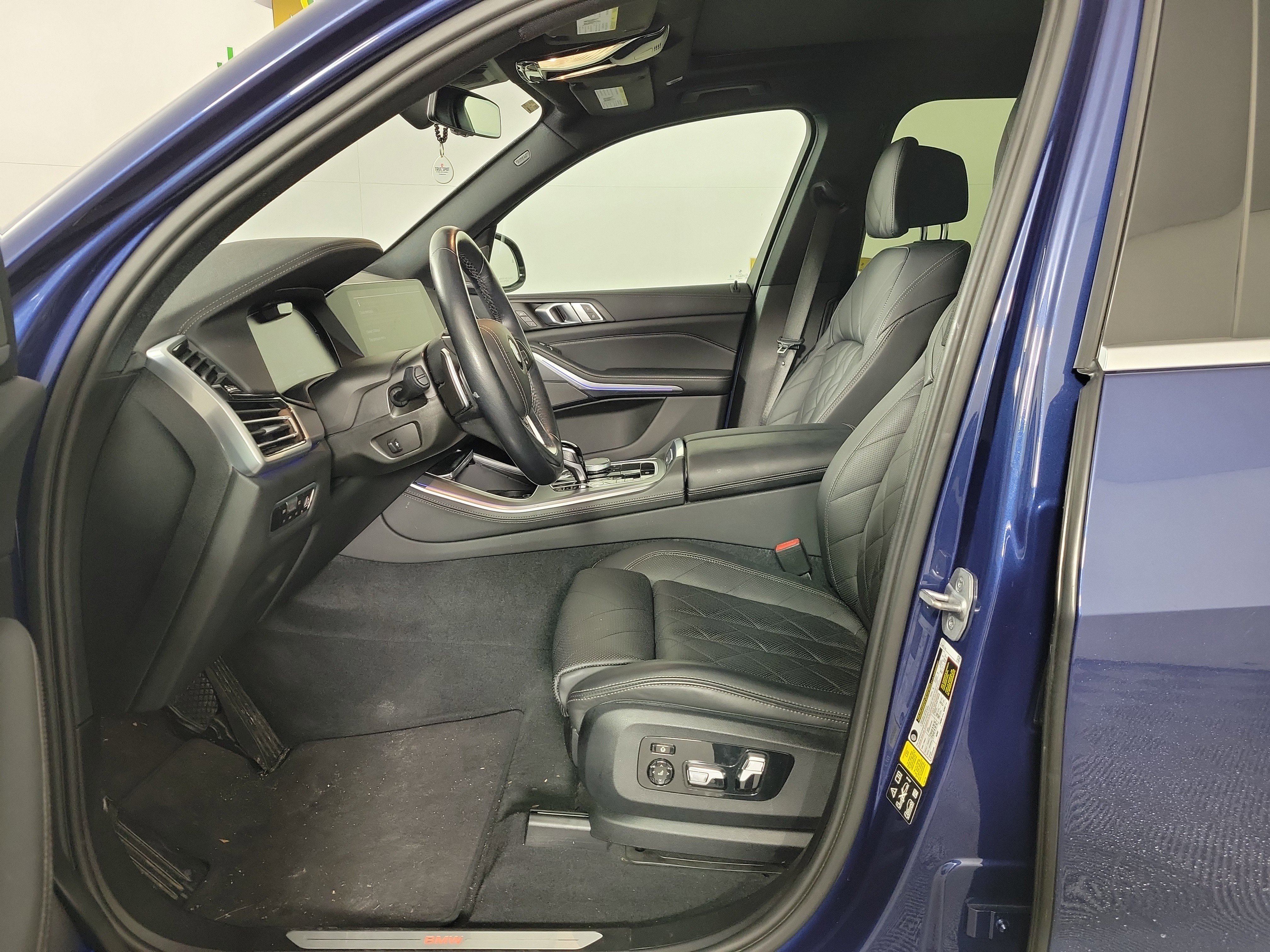 Certified 2023 BMW X5 xDrive40i image 5