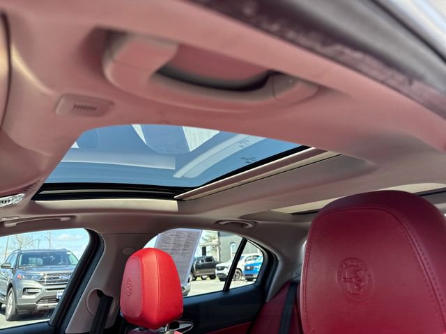 Used 2019 Alfa Romeo Giulia AWD image 20