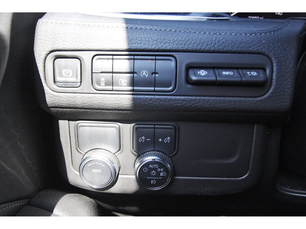 Used 2024 GMC Yukon Denali RWD image 19