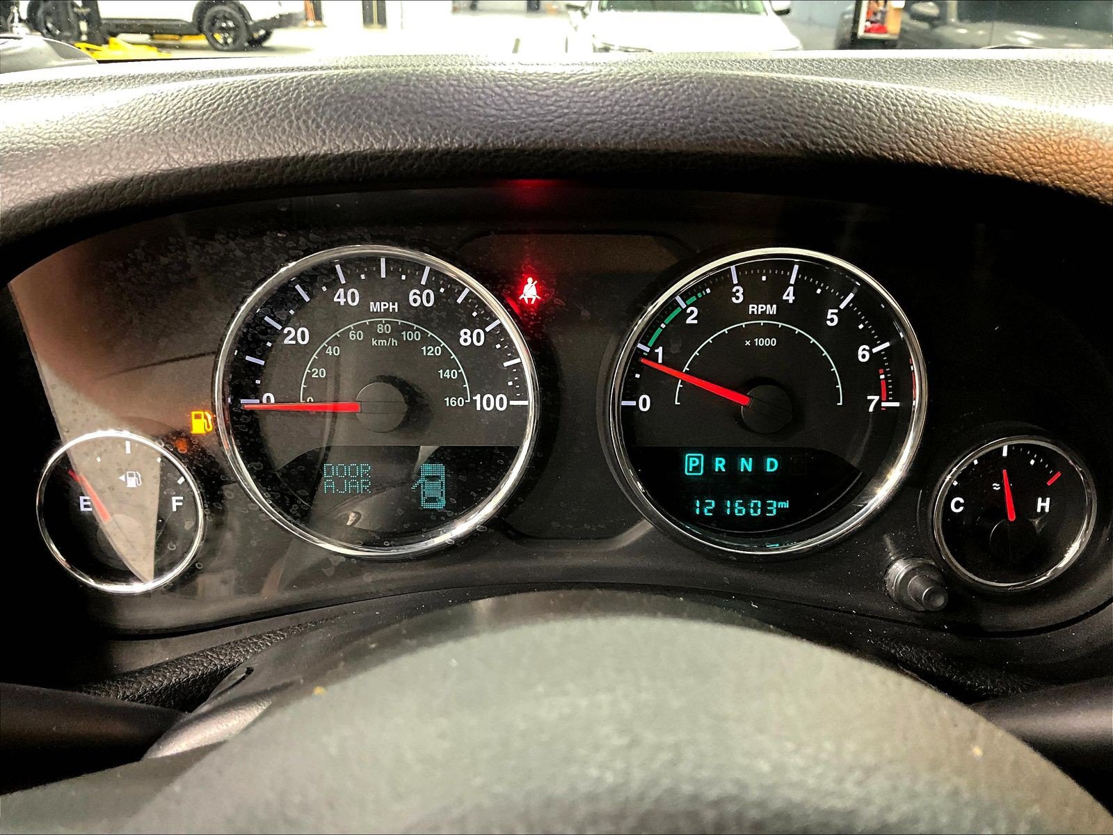 Used 2015 Jeep Wrangler Unlimited Sahara w/ Connectivity Group AWD/4WD image 13