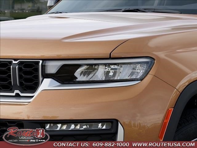 New 2026 Jeep Grand Cherokee Limited w/ Luxury Tech Group II AWD/4WD image 11