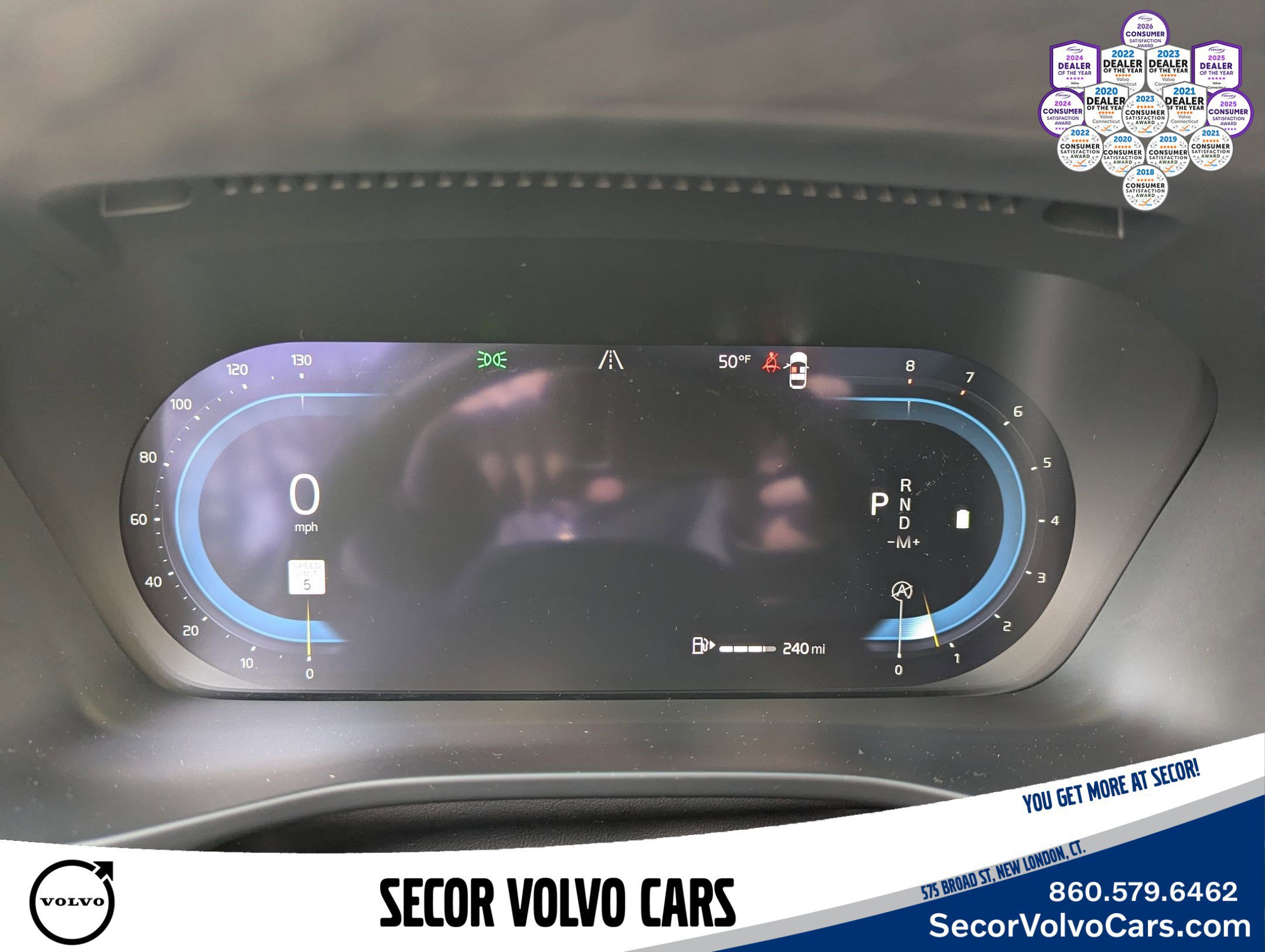 Certified 2023 Volvo XC40 B5 Ultimate w/ Protection Package Premier image 15